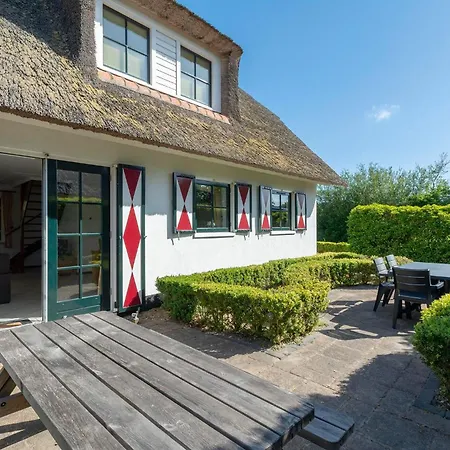 Holiday home De Buitenplaats 97 Callantsoog