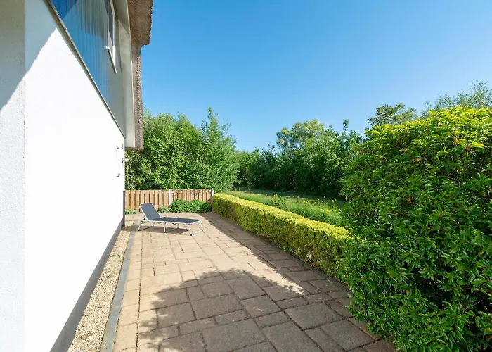 Holiday home De Buitenplaats 97 *